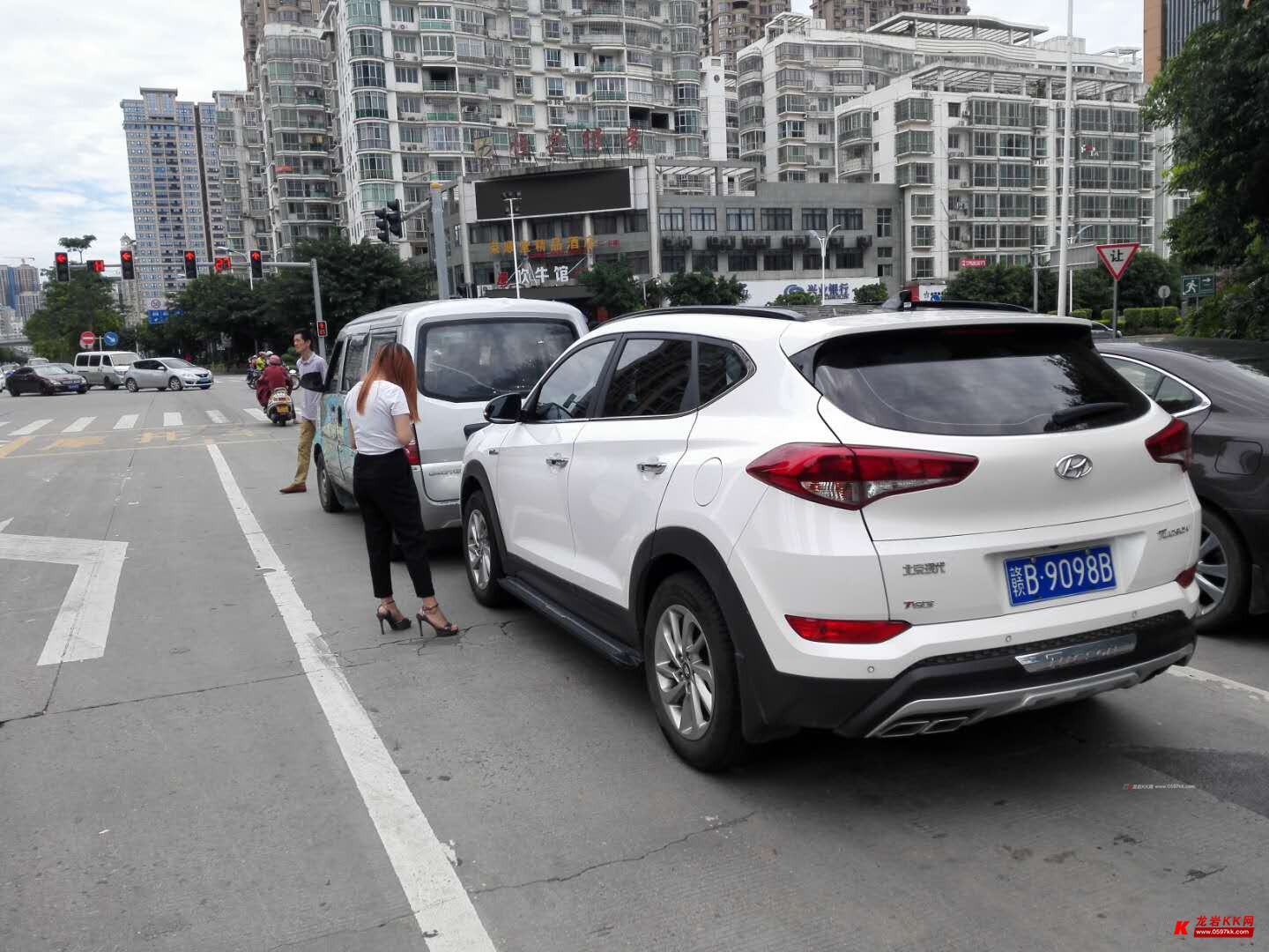 对方全责,报保险后离现场后又私自撤案是否属