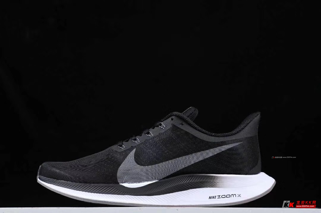 nike zoom x 泡棉大底
