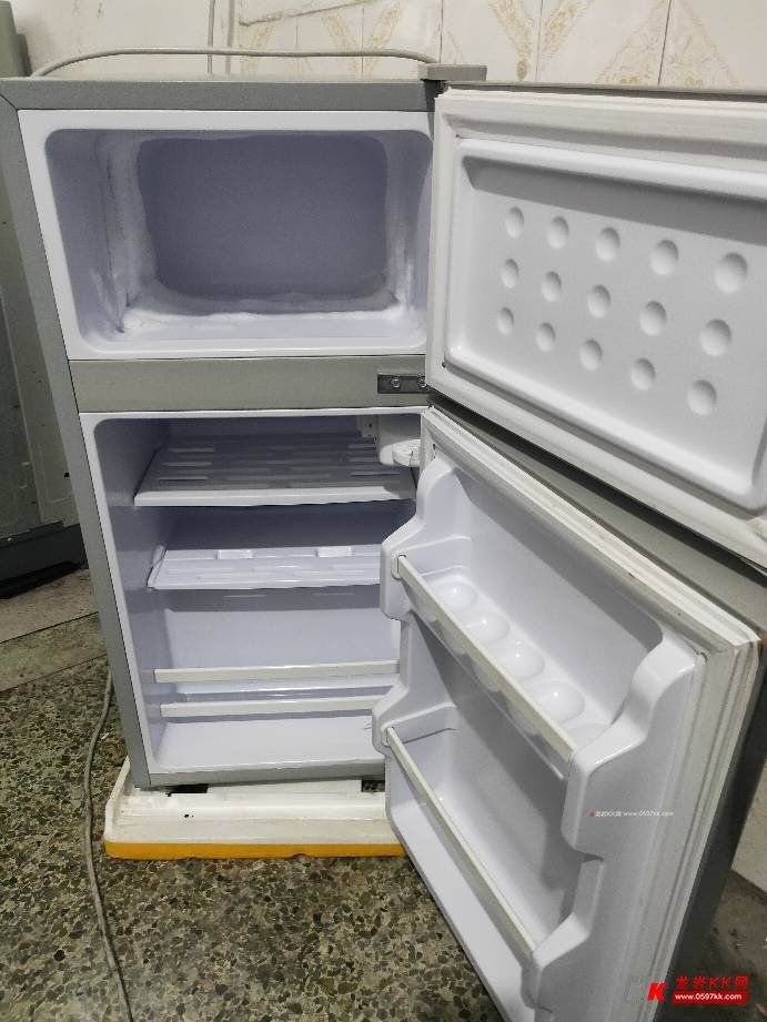 速冻保鲜两用小冰箱还在使用中99成新要