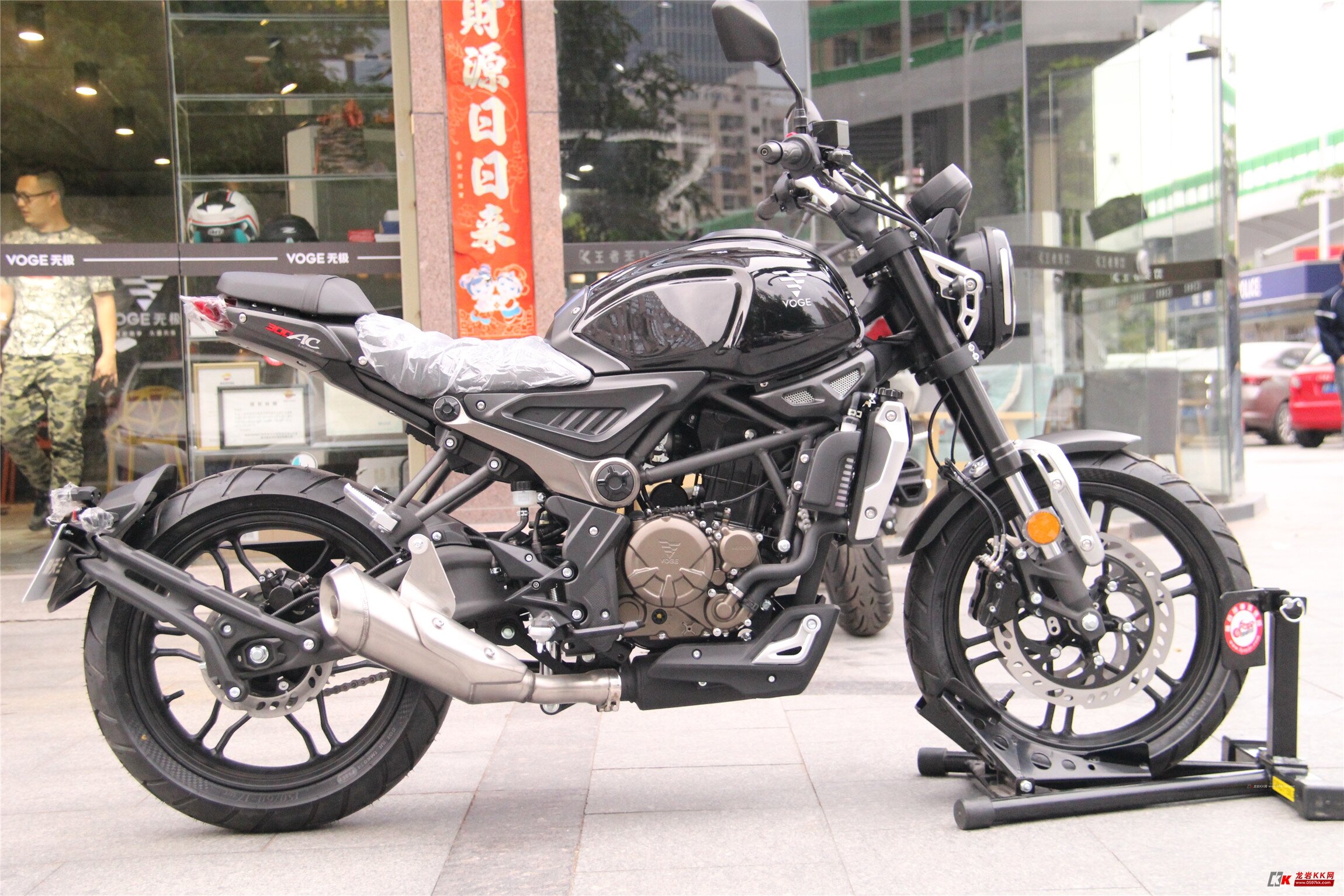 激情不失格调隆鑫voge无极300ac