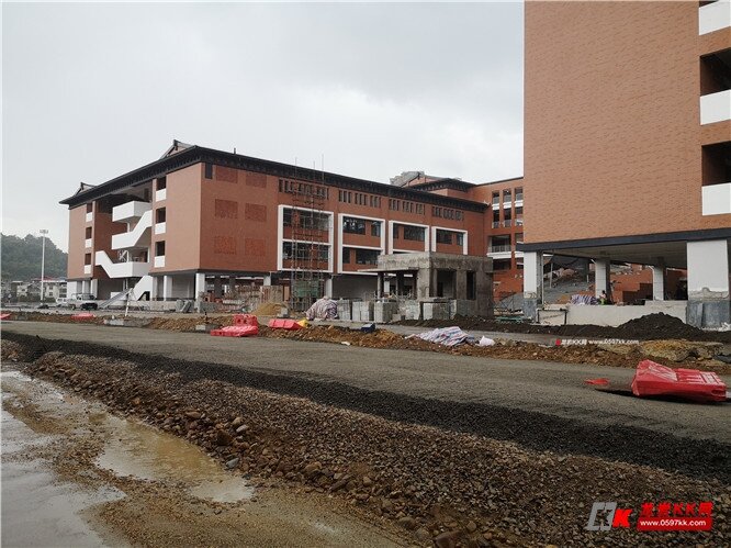 小编探校莲东小学天马校区工程有序稳步推进确保9月能如期交付使用