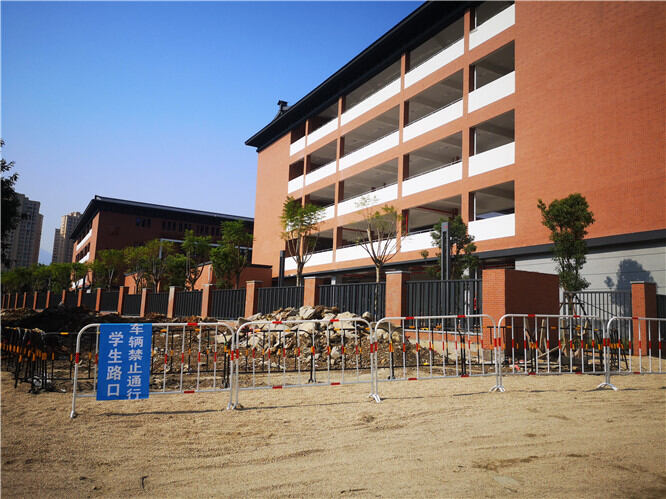 龙岩天马小学如期开学 校园配套及周边附属工程正在全力扫尾当中 - 龙