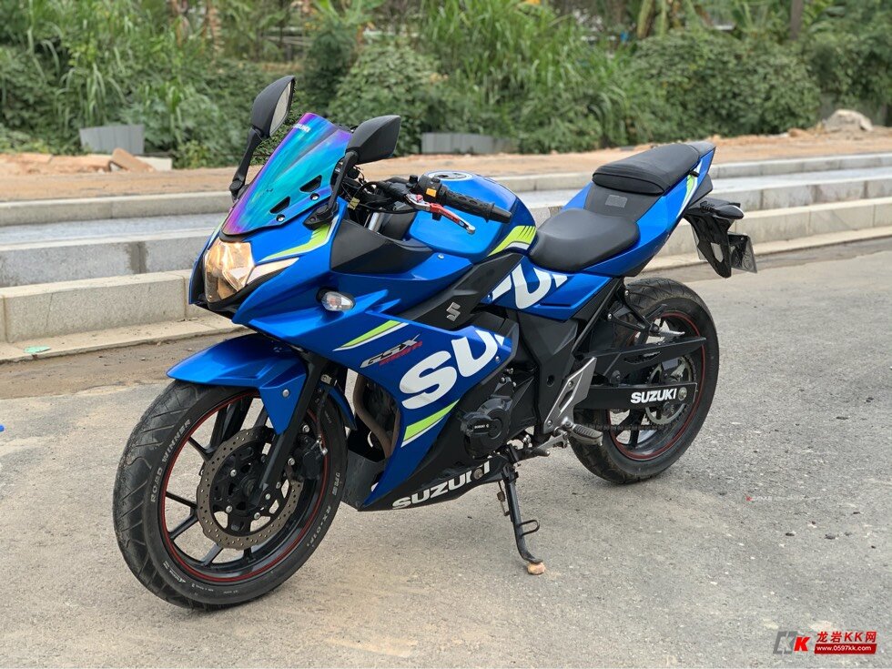 铃木gsx250仿赛摩托车
