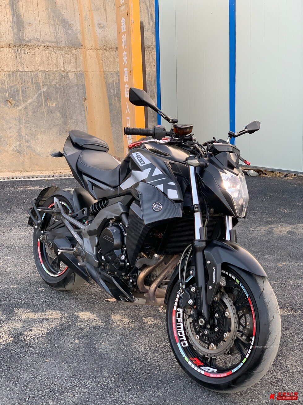 春风nk400街道型摩托