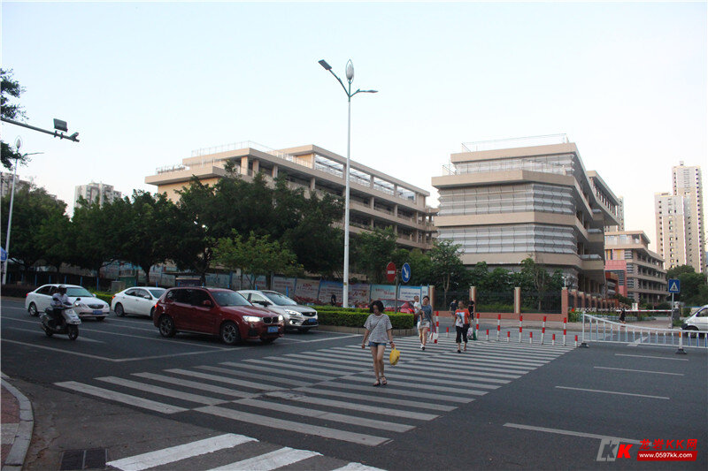 龙岩小洋小学47崭新教学楼已封顶未来还将规划建设人行天桥