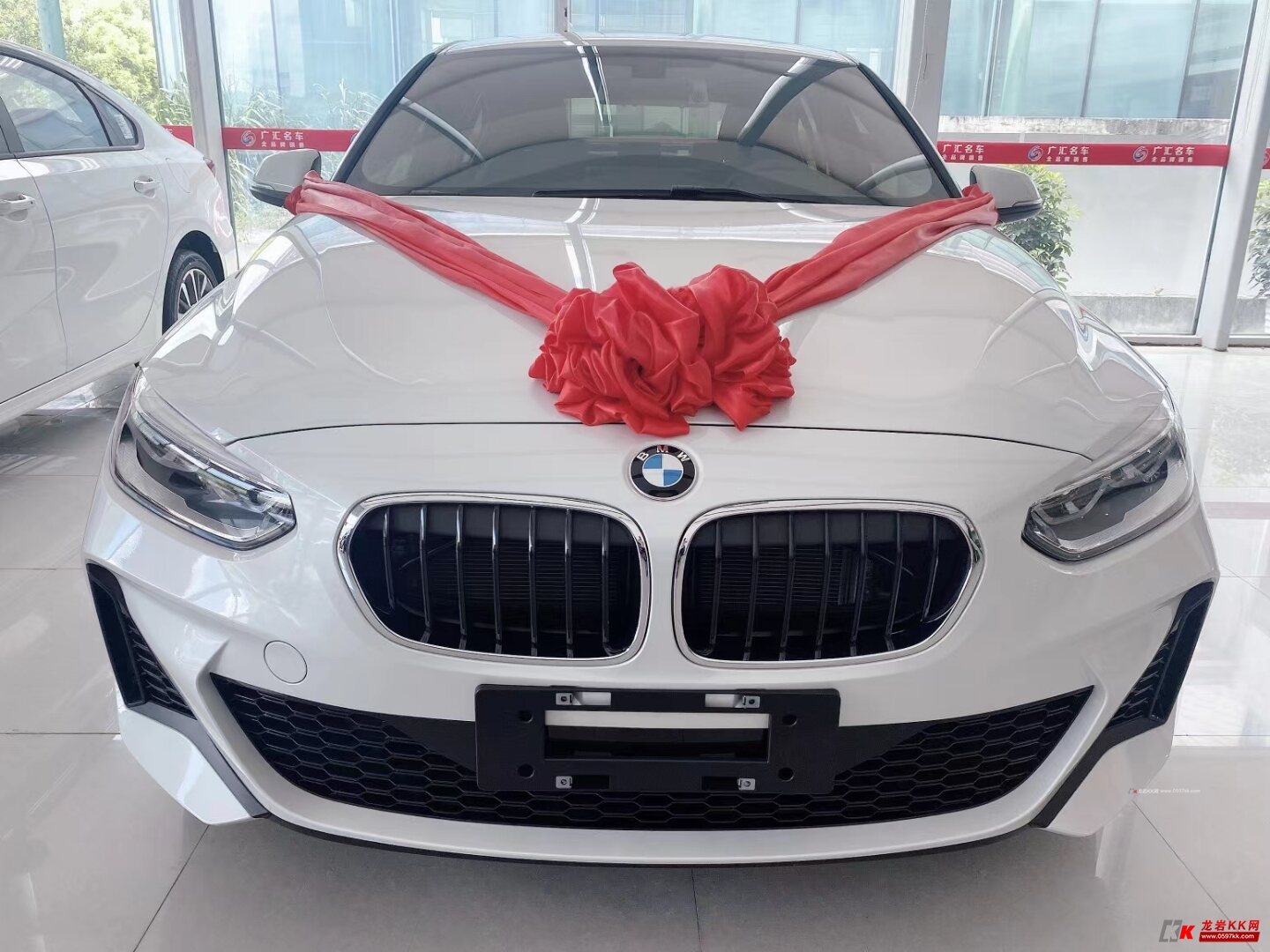 b级车,10多万买新车宝马1系不香吗?