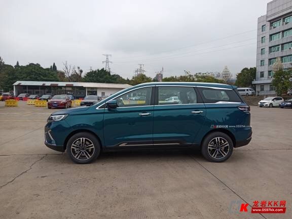 大运远志m1纯电大7座商务车龙岩落户啦