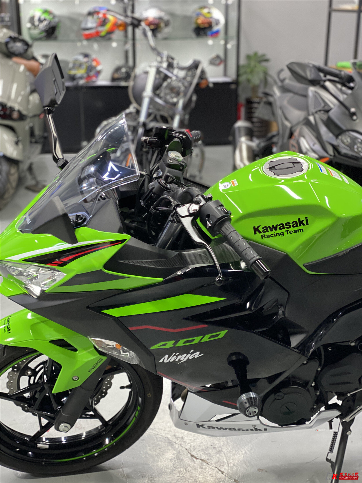 现货出售22款准新川崎忍者400一台