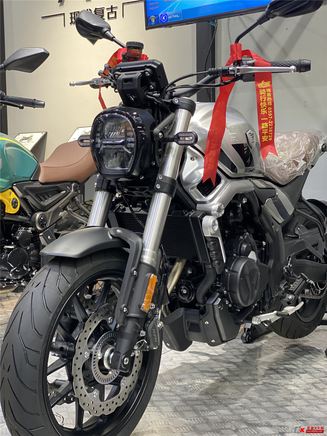 川崎忍者400z900无极300ac无极500ac维多利亚300i