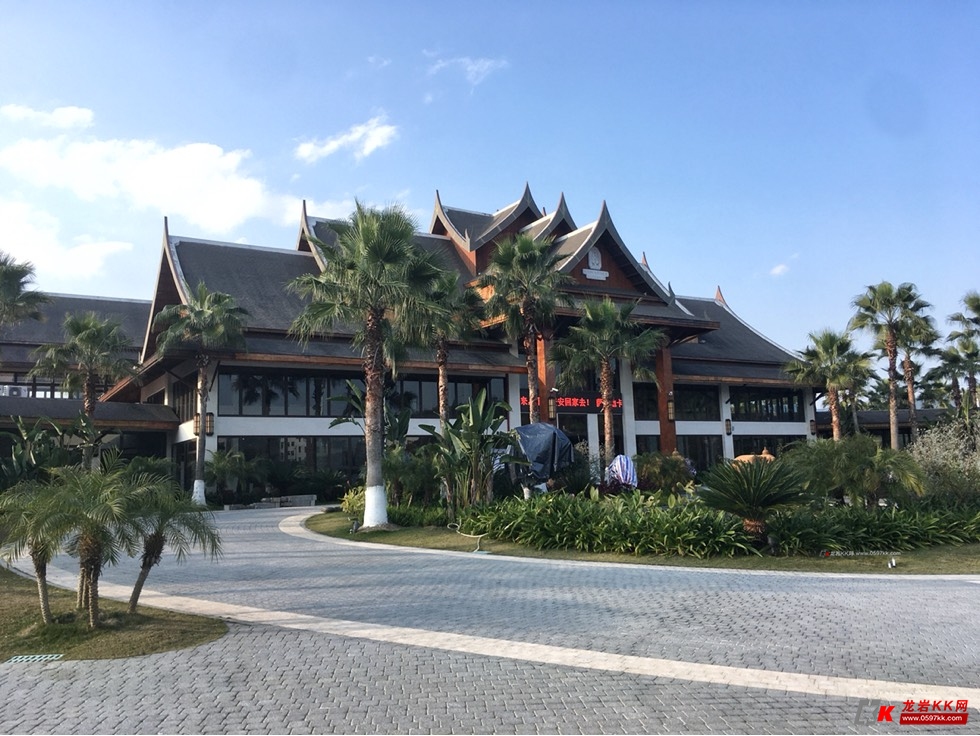 泰国风情新泉萨瓦迪卡温泉度假村