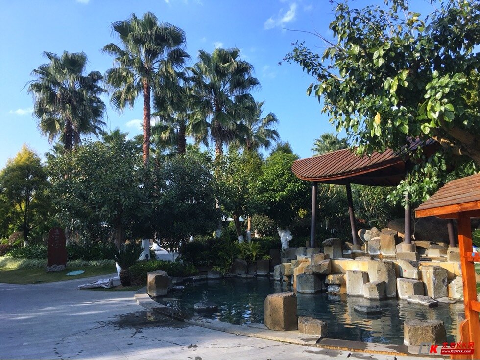 泰国风情新泉萨瓦迪卡温泉度假村