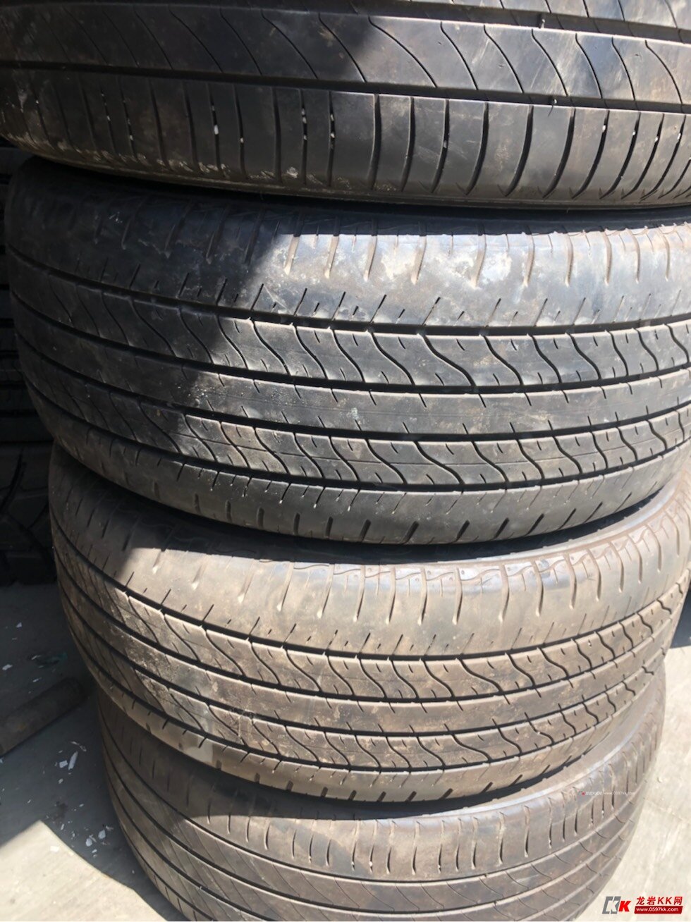 24545r18整套轮胎钢圈都非常新
