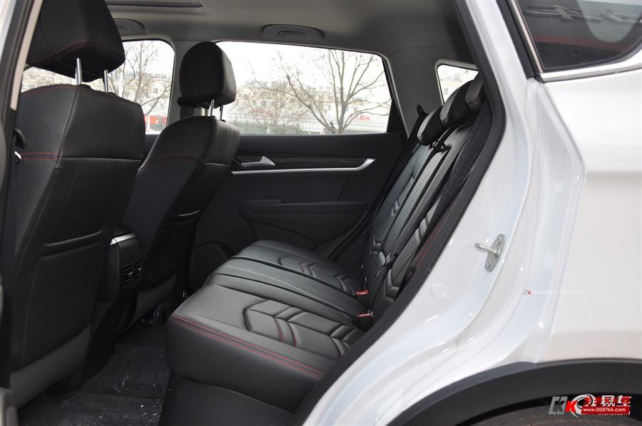 按揭贷款7成零利息 东风风神ax7 大空间大尺寸