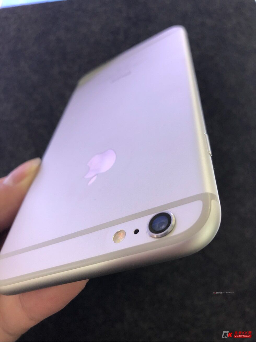 出售苹果国行6plus64g白色! 无拆修纯原装!功能正常