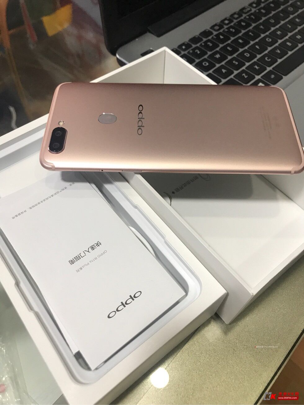 福利一台全新未激活oppor11splus,6 64g内存,外观如图,清仓价2600,仅