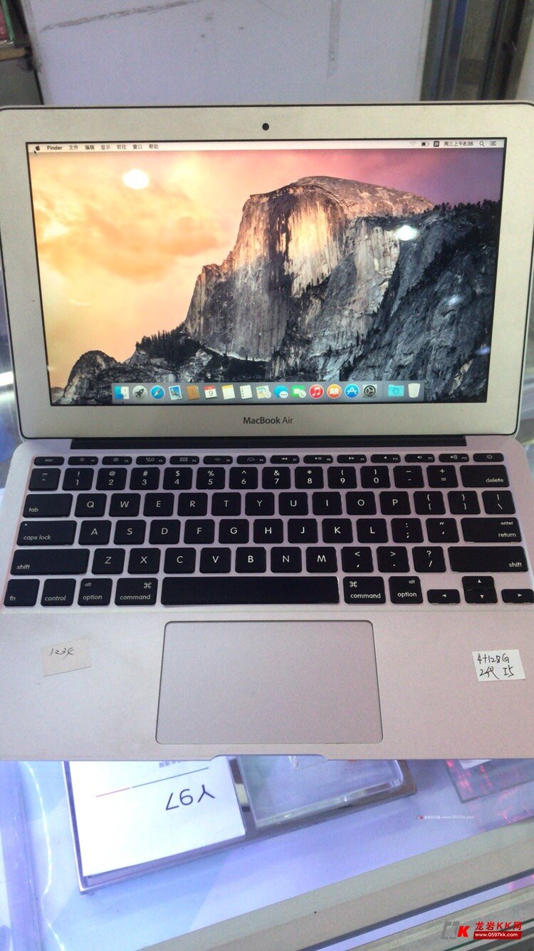 出苹果笔记本11寸