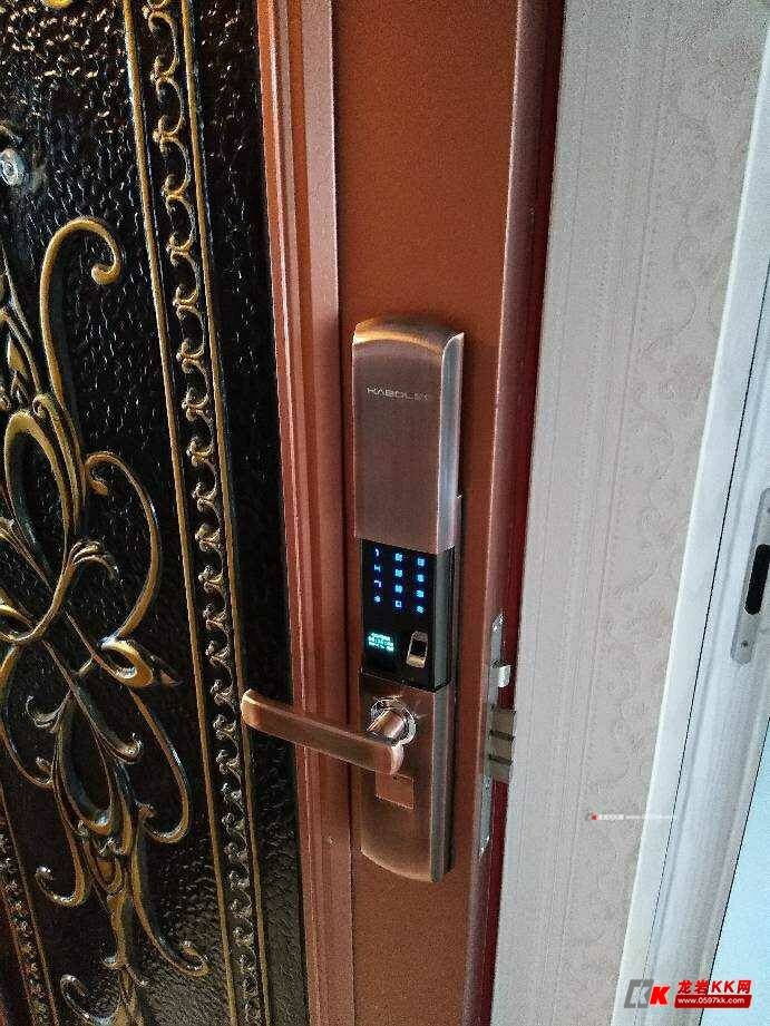 开锁换锁,配汽车钥匙,安装指纹锁,开车锁,开保险柜锁,换锁芯