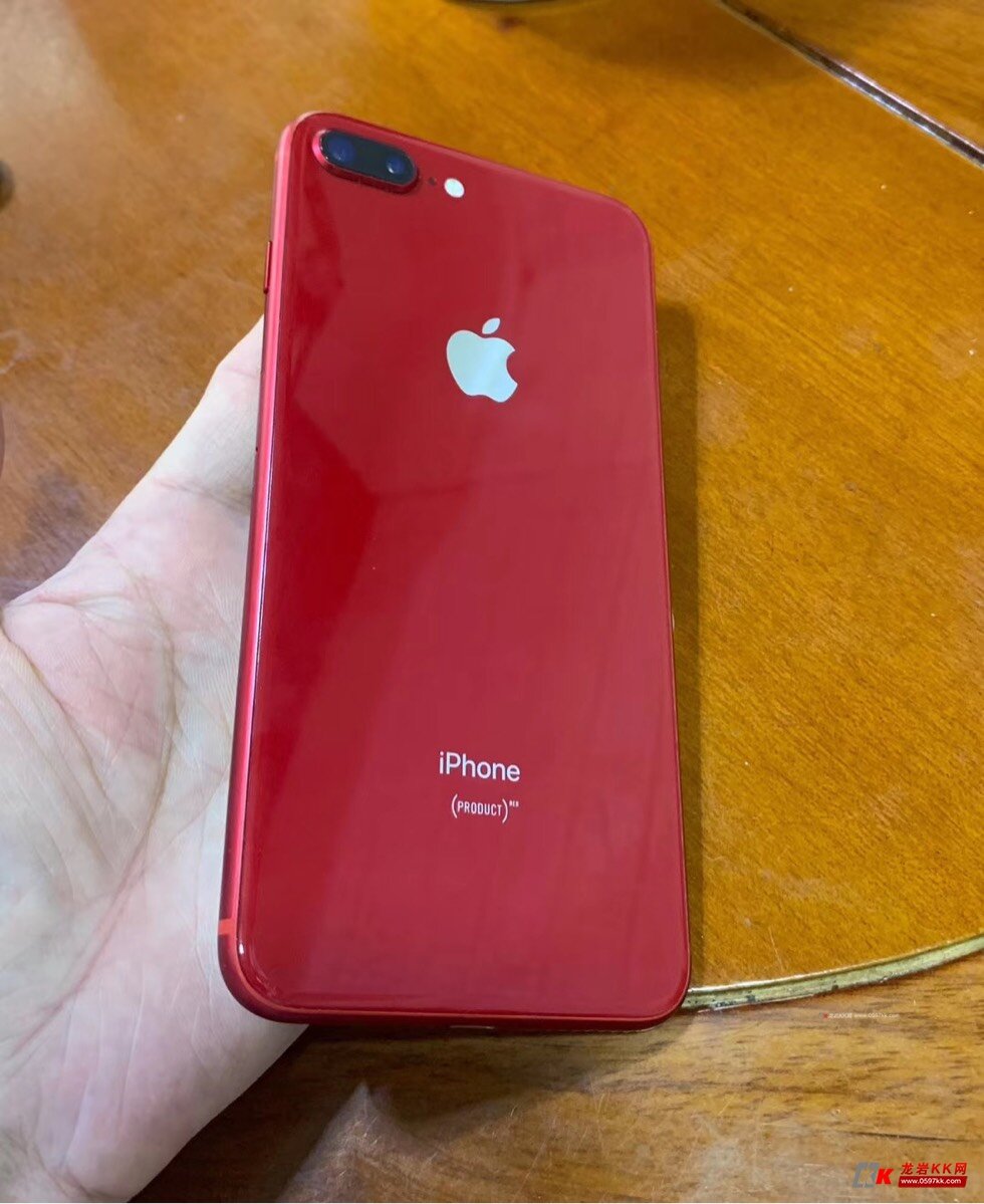 2250 出苹果8plus 64g 红色 靓充