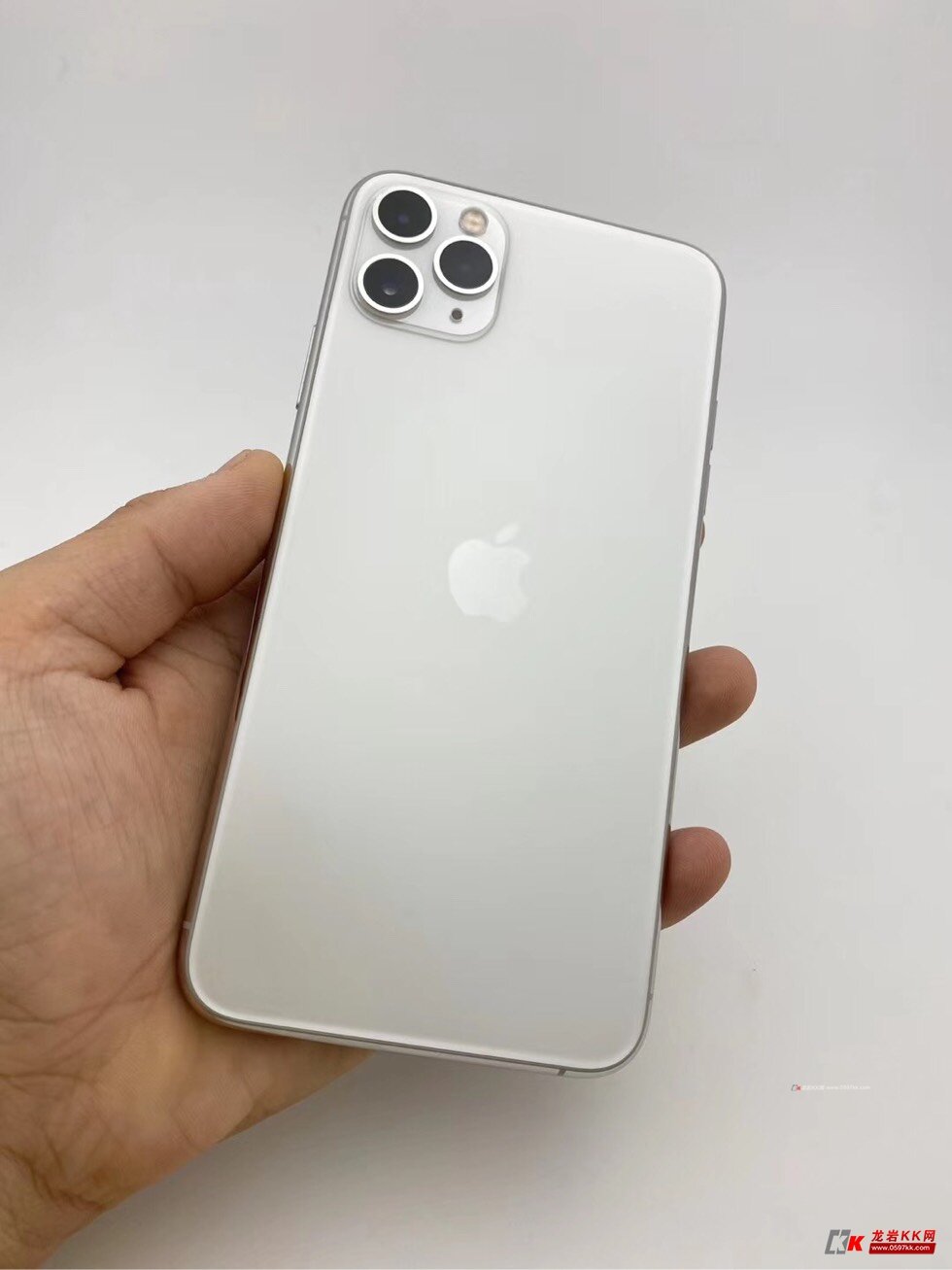 出11promax美版64g